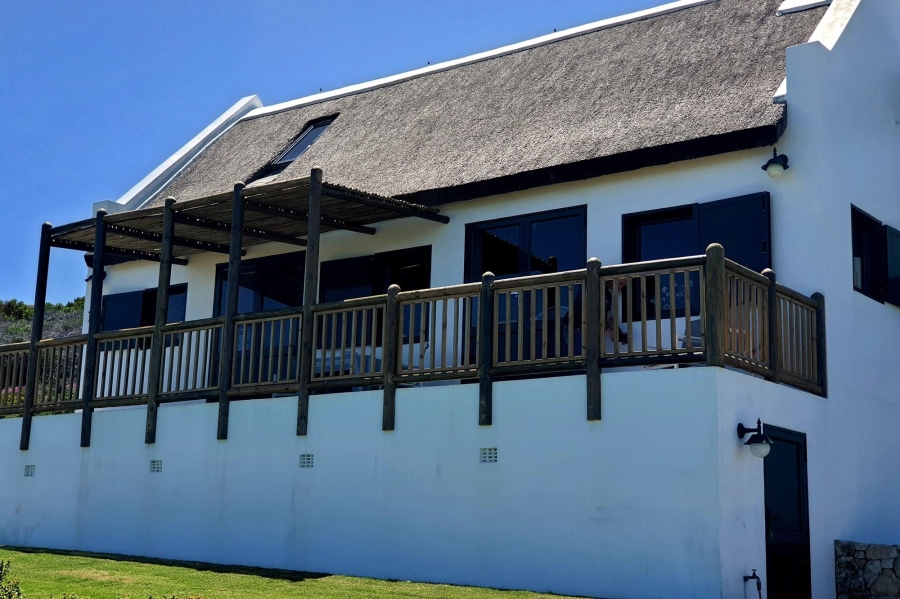 4 Bedroom Property for Sale in Fynbosstrand Western Cape